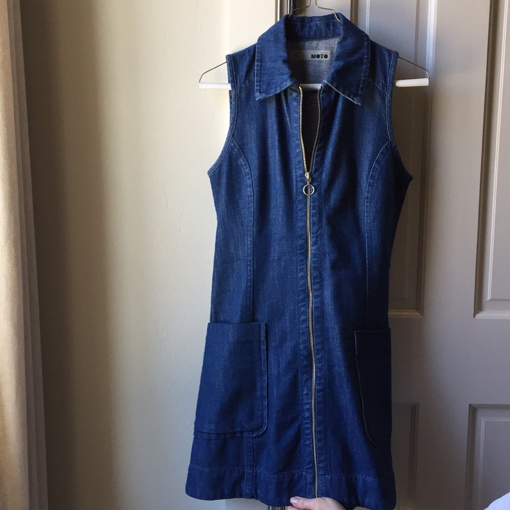 Denim dress with zipper